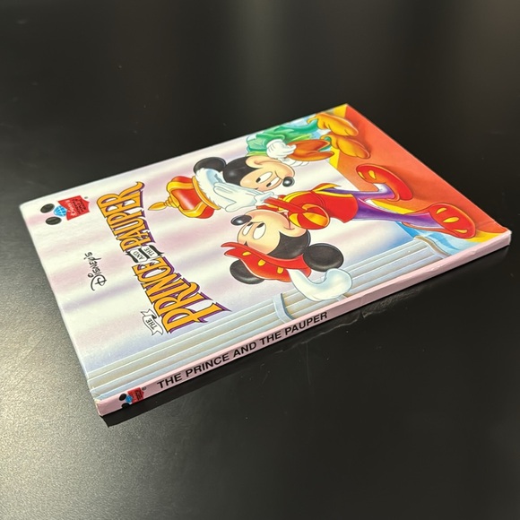 Disney’s The Prince and the Pauper - Disney’s Wonderful World of Reading Book - Picture 3 of 9